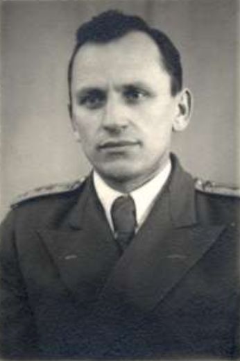 У дипломатов появилась своя форма. 1943