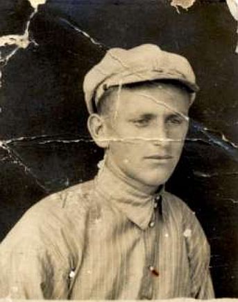 В паровозном депо, 1927.