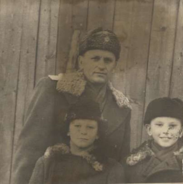 Дед забирает детей из интерната, 1954